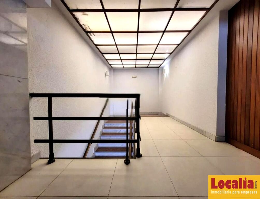 Imagen 4 de Local de tres niveles muy céntrico en Santander.