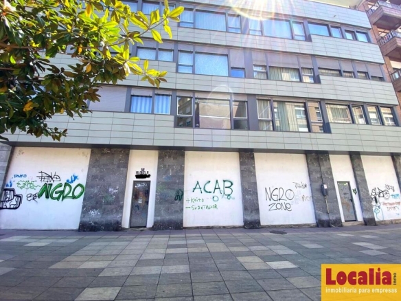 Imagen 2 de Amplio local comercial en bruto