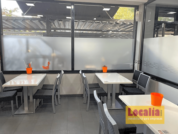 Imagen 4 de Bar Cafetería con cocina y terraza en Torrelavega