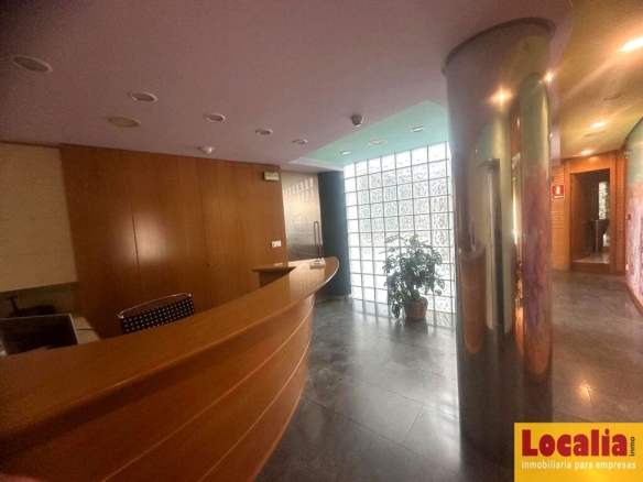 Imagen 2 de Oficinas de alta calidad en centro de Torrelavega.