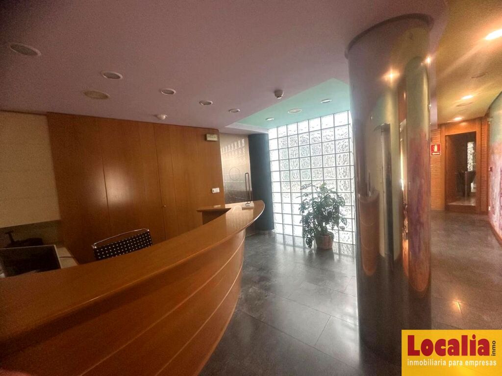 Imagen 2 de Oficinas de alta calidad en centro de Torrelavega.