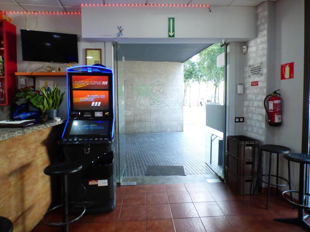 Imagen 2 de ? Bar cafetería en traspaso – Zona Bases de Manresa Imagen 2 de ? Bar cafetería en traspaso – Zona Bases de Manresa