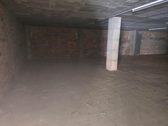 Imagen 2 de LOCAL - GARAJE DE 200 M2 APROX. EN LA PLAZA CATALUNYA DE MANRESA