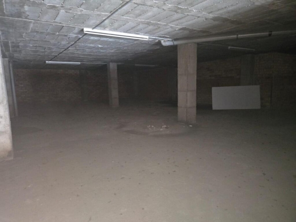 Imagen 3 de ?️ ALQUILER EXCLUSIVO EN PLAÇA CATALUNYA DE MANRESA: ESPACIO MULTIFUNCIONAL DE 150 m² EN DOS PLANTAS