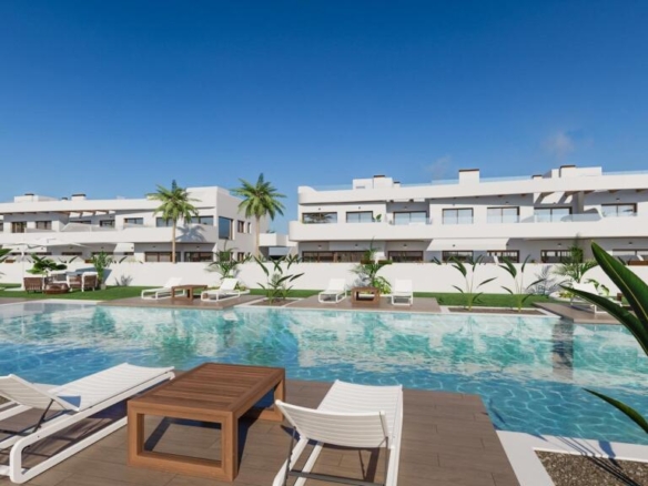 Imagen 1 de Complejo Residencial de Obra Nueva en Los Alcázares Cerca de Serena Golf y del Mar Menor