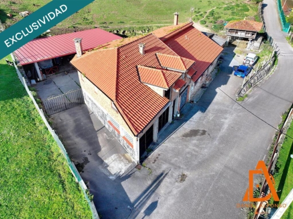 Imagen 2 de OPORTUNIDAD! Dos chalets con una gran finca a 10 min de Gijón