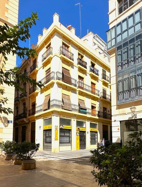 Imagen 2 de Local comercial en Venta en Valencia Valencia CIUTAT VELLA