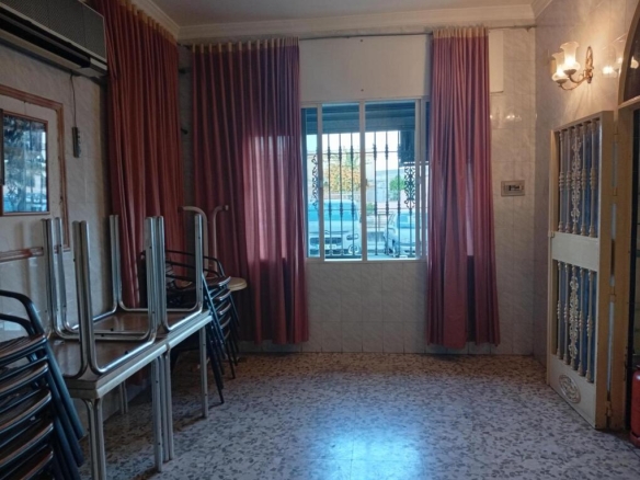 Imagen 4 de Fantástico Local comercial en Avda de Jerez!!!