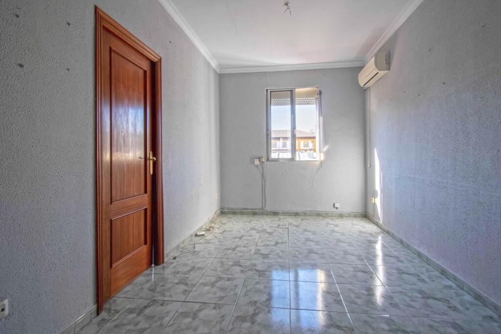 junto Avda. de Reina Mercedes!!! junto Avda. de Reina Mercedes!!!