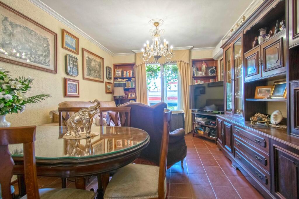 Imagen 2 de Amplio piso junto Avda. de La Palmera!!! Imagen 2 de Amplio piso junto Avda. de La Palmera!!!