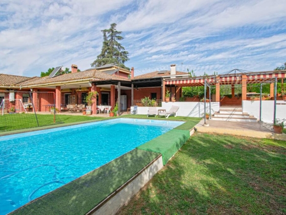 Imagen 4 de Espectacular chalet en Simón Verde!!!