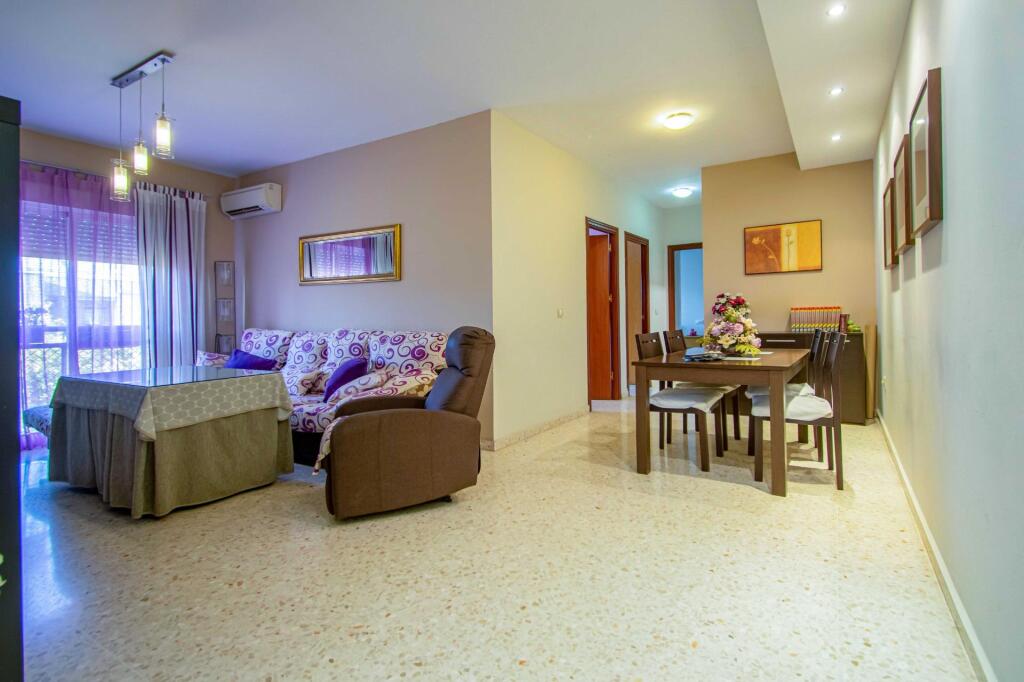 Imagen 3 de Fantástico piso en Los Bermejales con plaza de garaje y trastero!!!!