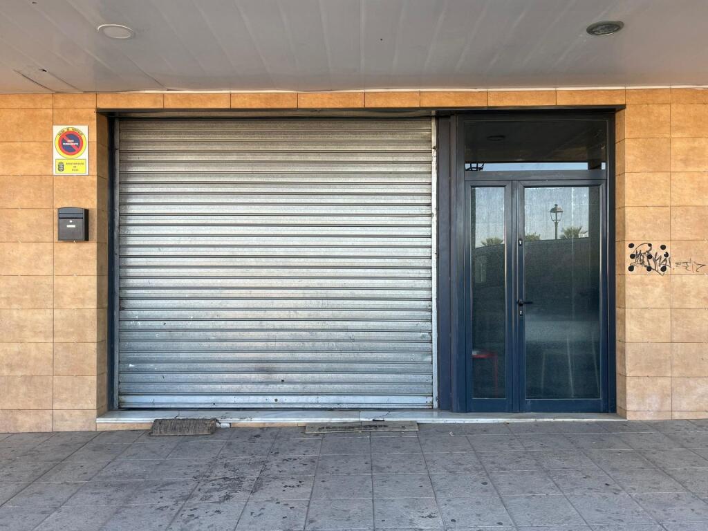 junto Plaza de Cádiz!!!