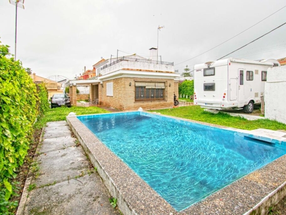 Imagen 3 de Chalet independiente en venta en Salteras