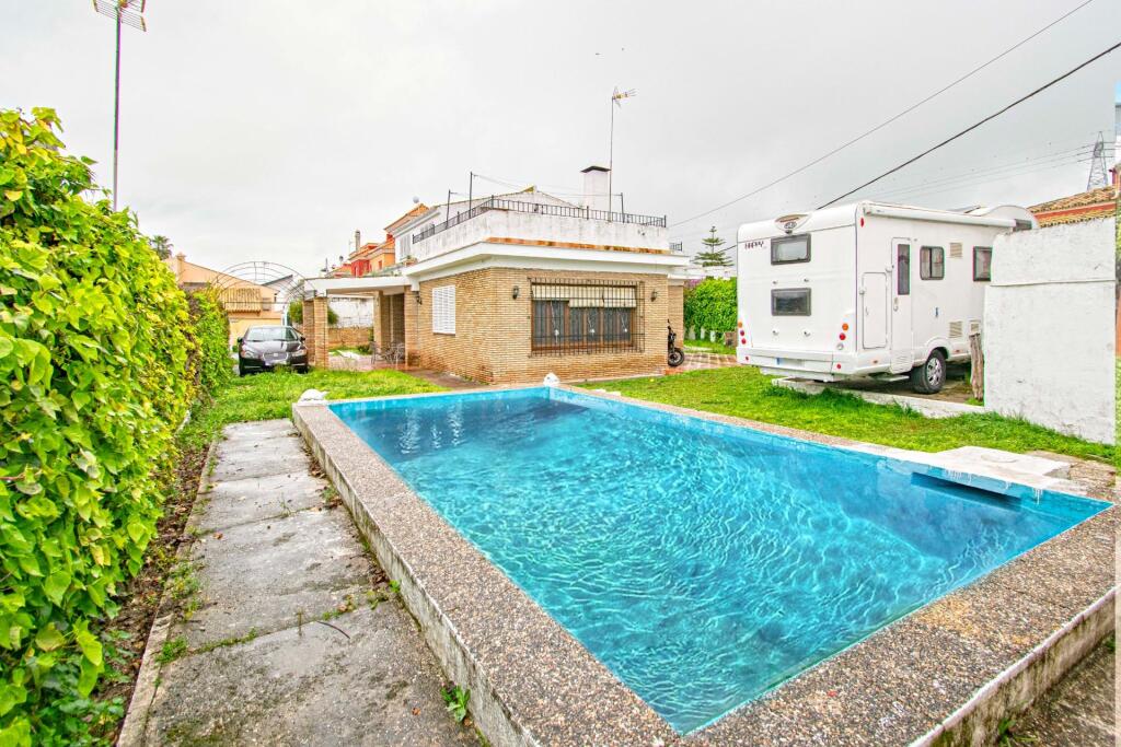 Imagen 3 de Chalet independiente en venta en Salteras