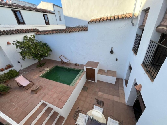 Imagen 3 de Preciosa casa en Cazalla de La Sierra con espectacular terraza y piscina privada!!!