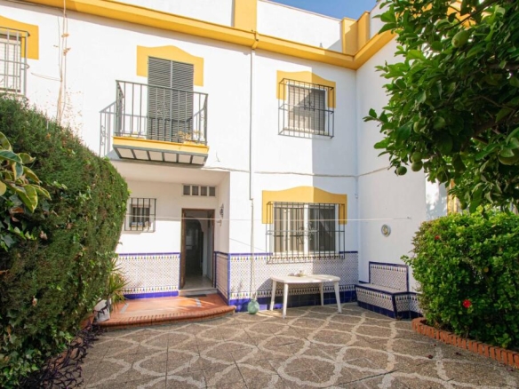 Imagen 2 de PRECIOSO CHALET JUNTO A LA PALMERA