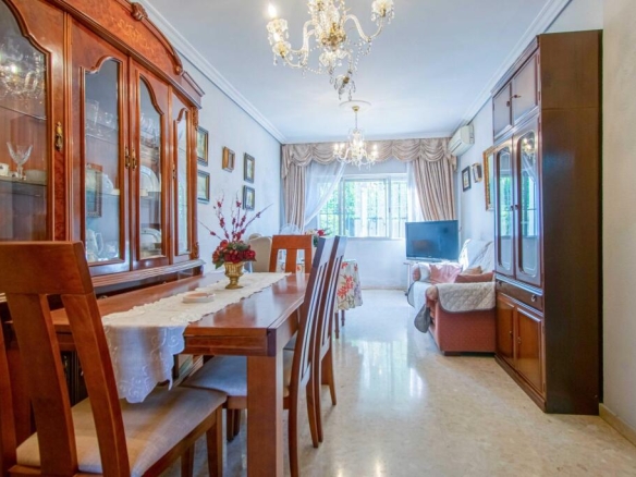 Imagen 4 de PRECIOSO CHALET JUNTO A LA PALMERA