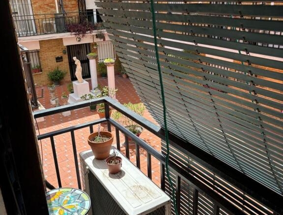 Imagen 4 de Amplio piso junto Plaza de San Lorenzo con terraza!!!