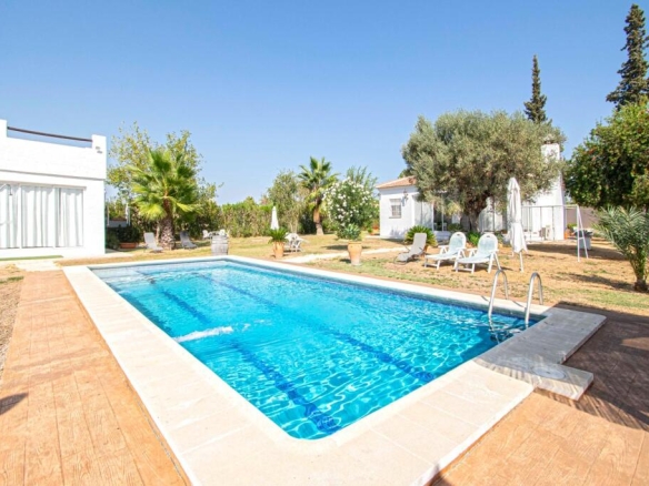 Imagen 2 de Espectacular chalet independiente en Sanlúcar La Mayor!!!