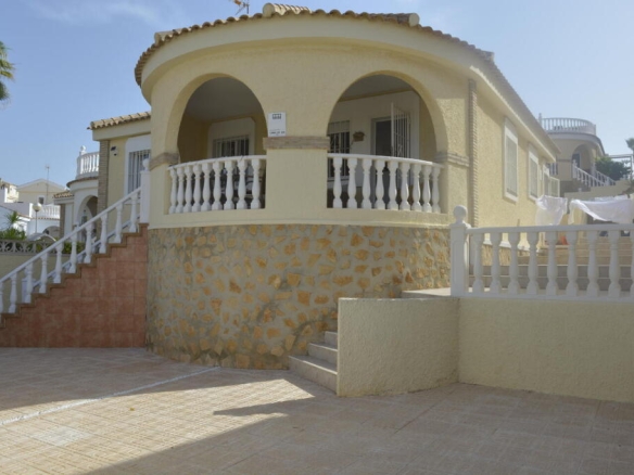 de 135m2 con 2 dormitorios y 2 baños con plaza de garaje