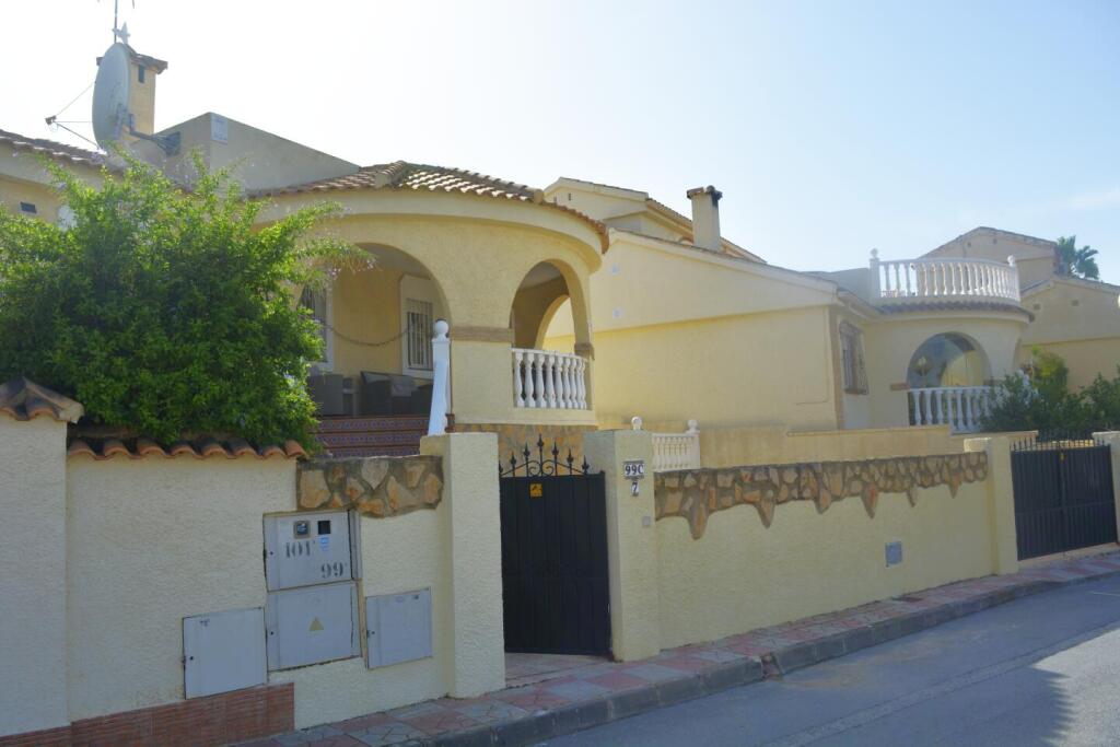 Imagen 1 de Venta de villa en Gran alacant