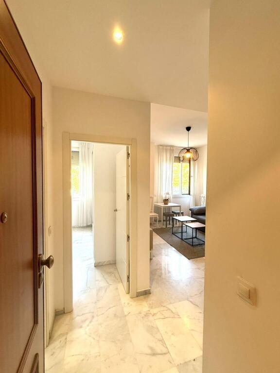 Imagen 2 de Bonito apartamento recién reformado a escasos metros del Palacio de Congresos!! Imagen 2 de Bonito apartamento recién reformado a escasos metros del Palacio de Congresos!!