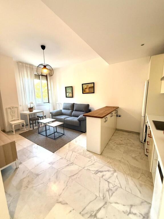 Imagen 3 de Bonito apartamento recién reformado a escasos metros del Palacio de Congresos!! Imagen 3 de Bonito apartamento recién reformado a escasos metros del Palacio de Congresos!!