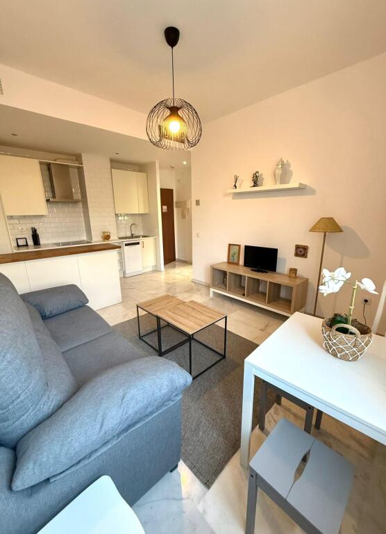 Imagen 4 de Bonito apartamento recién reformado a escasos metros del Palacio de Congresos!! Imagen 4 de Bonito apartamento recién reformado a escasos metros del Palacio de Congresos!!