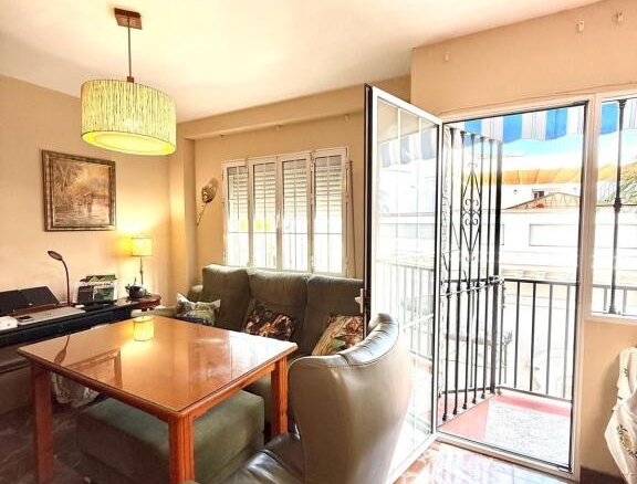 Imagen 4 de Magnífico piso con balcón en La Alfalfa