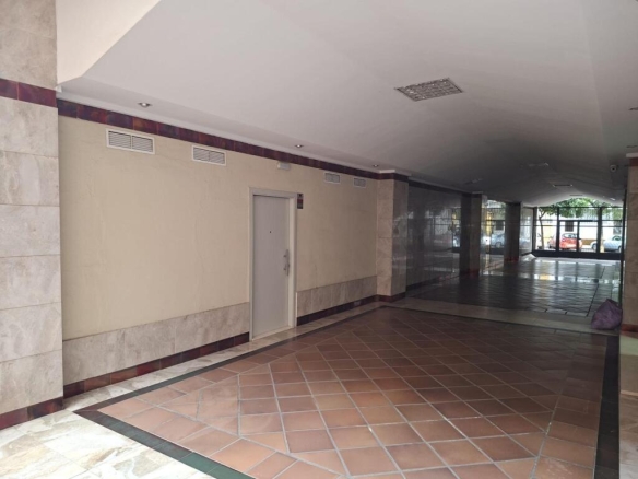 Imagen 4 de LOCAL COMERCIAL EN CALLE FERNÁNDEZ DE RIBERA