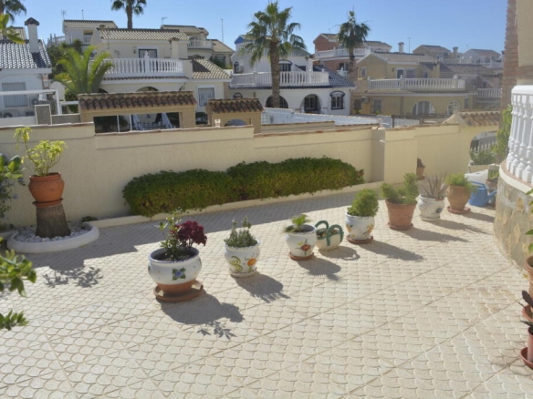 de 140m2 con 3 dormitorios y 2 baños con plaza de garaje