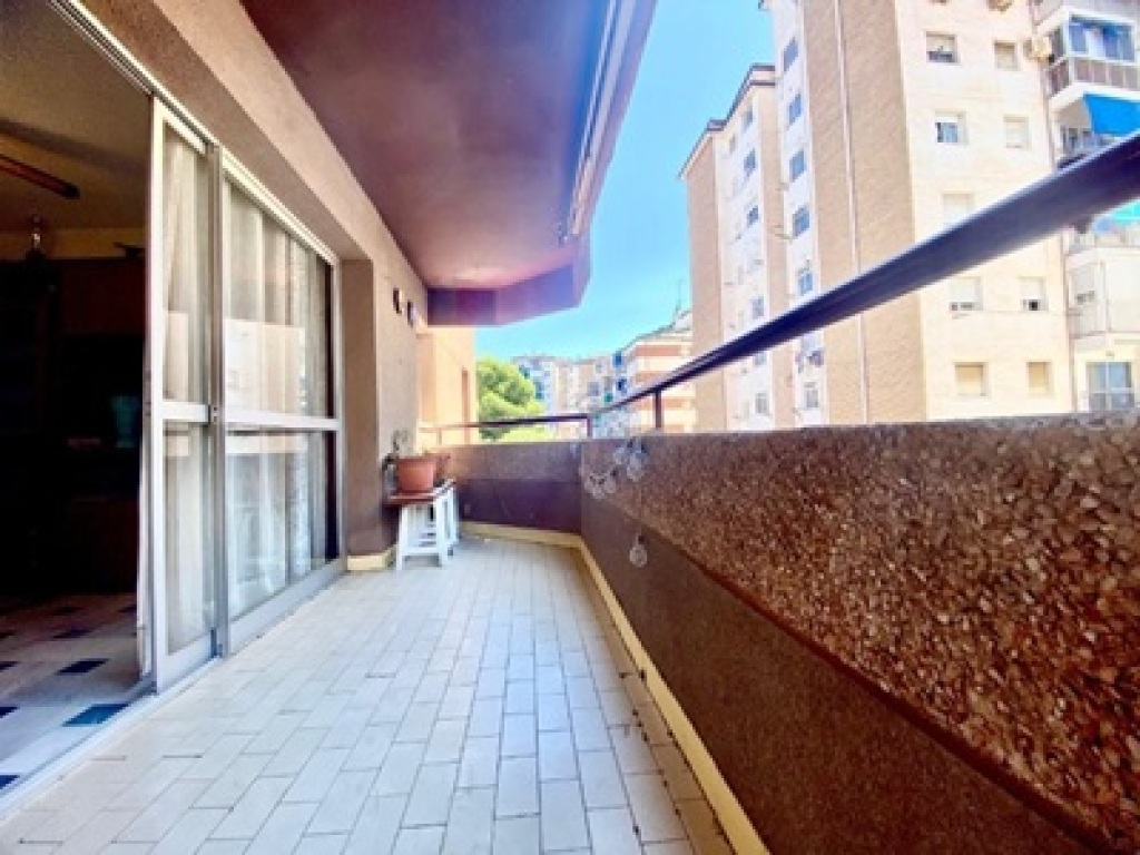 Imagen 4 de AMPLIA VIVIENDA FAMILIAR EN CIUDAD JARDÍN – MÁLAGA