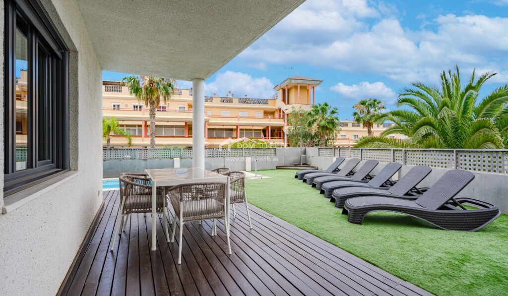 Imagen 2 de Casa de pueblo en Venta en Adeje Santa Cruz de Tenerife