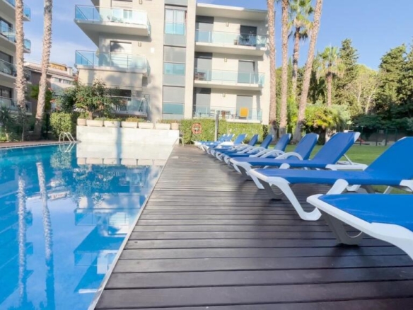 una gran inversión en pleno centro de FENALS y con licencia turística activa!!!