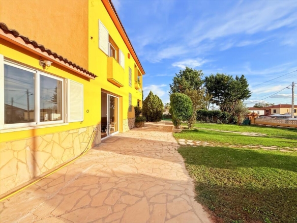 Imagen 3 de MAGNÍFICA CASA CHALET UNIFAMILIAR EN PIERA.