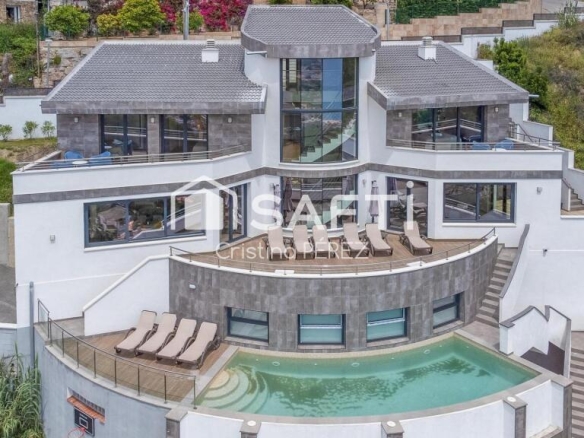 Imagen 3 de Casa-Chalet en Venta en Lloret De Mar