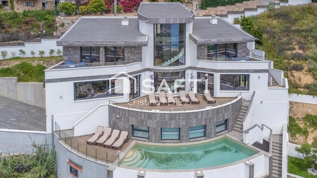 Imagen 3 de Casa-Chalet en Venta en Lloret De Mar