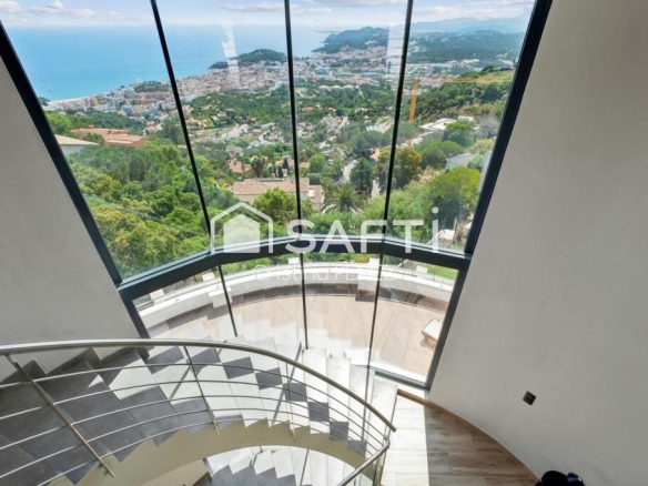 Imagen 4 de Casa-Chalet en Venta en Lloret De Mar