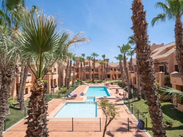 Imagen 1 de Dúplex Ático de 3 Dormitorios con Vistas a la Piscina en Nueva Ribera Beach Club