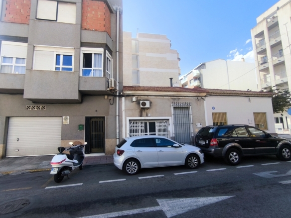 Imagen 2 de Casa de pueblo en Venta en Torrevieja Alicante