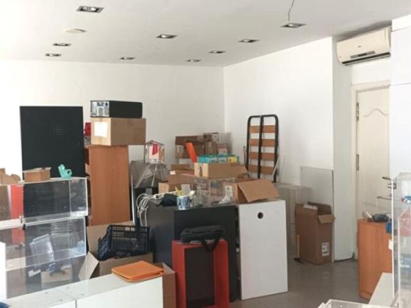 Imagen 2 de LOCAL EN EL CENTRO DE ESTEPONA CON MUCHAS POSIBILIDADES