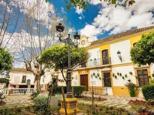 Imagen 4 de LOCAL EN EL CENTRO DE ESTEPONA CON MUCHAS POSIBILIDADES