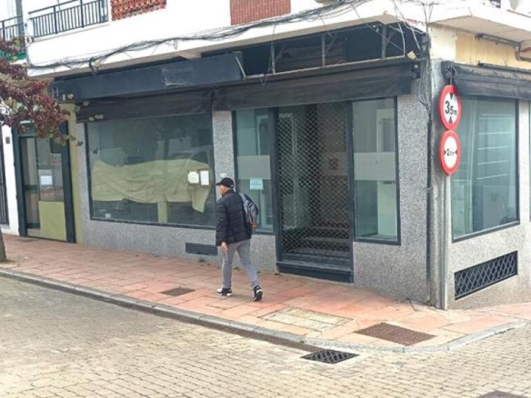 Imagen 1 de LOCAL EN EL CENTRO DE ESTEPONA CON MUCHAS POSIBILIDADES