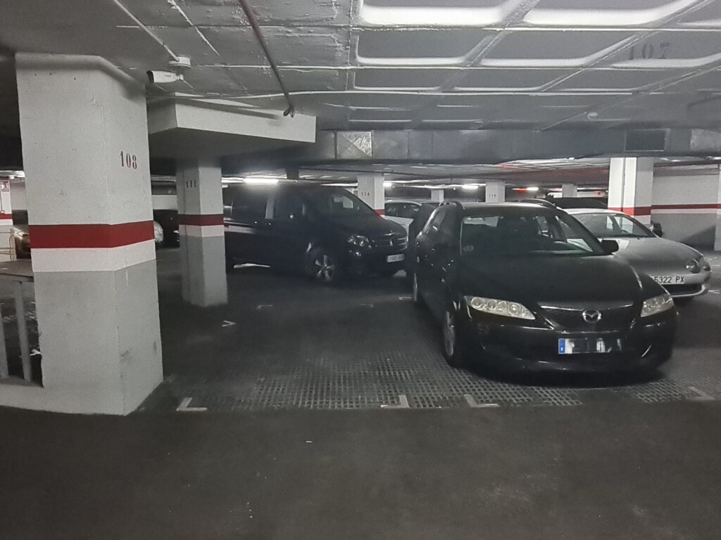 Imagen 3 de Parking coche en Venta en Barcelona Barcelona EIXAMPLE ESQUERRA Imagen 3 de Parking coche en Venta en Barcelona Barcelona EIXAMPLE ESQUERRA