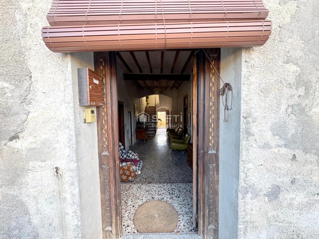 Imagen 2 de Casa adosada de 291 m² con terraza Imagen 2 de Casa adosada de 291 m² con terraza