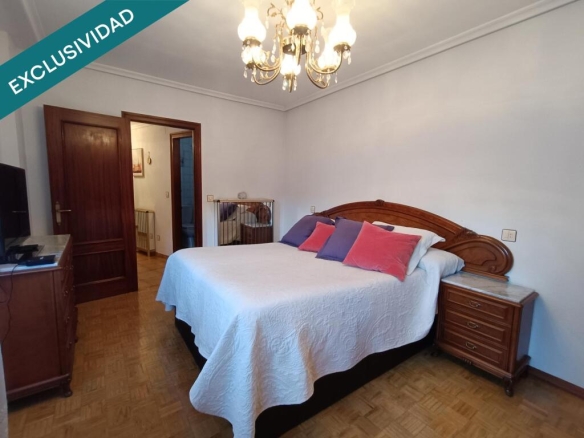 Imagen 2 de Amplio piso 4 hab. y 2 baños en el centro de Campomanes