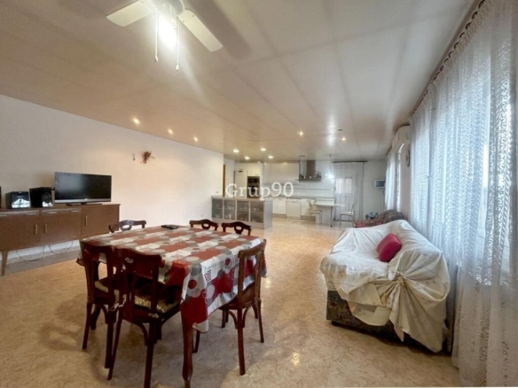 Imagen 4 de GRAN CASA CON ALMACÉN EN ARBECA – UNA OPORTUNIDAD ÚNICA