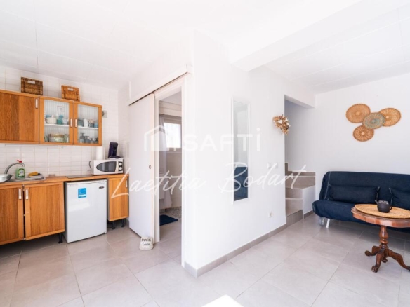 Imagen 2 de Casa adosada reformada 2 habitaciones y con Jardín Privado – Santa Margarita