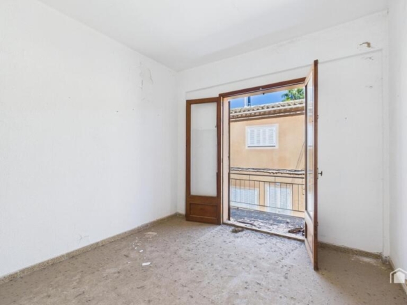 Imagen 3 de Conjunto excepcional en venta: Vivienda a reformar + Solar edificable - Pueblo Andratx